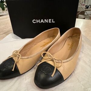 Chanel Lambskin Cap Toe CC Ballerina Flats